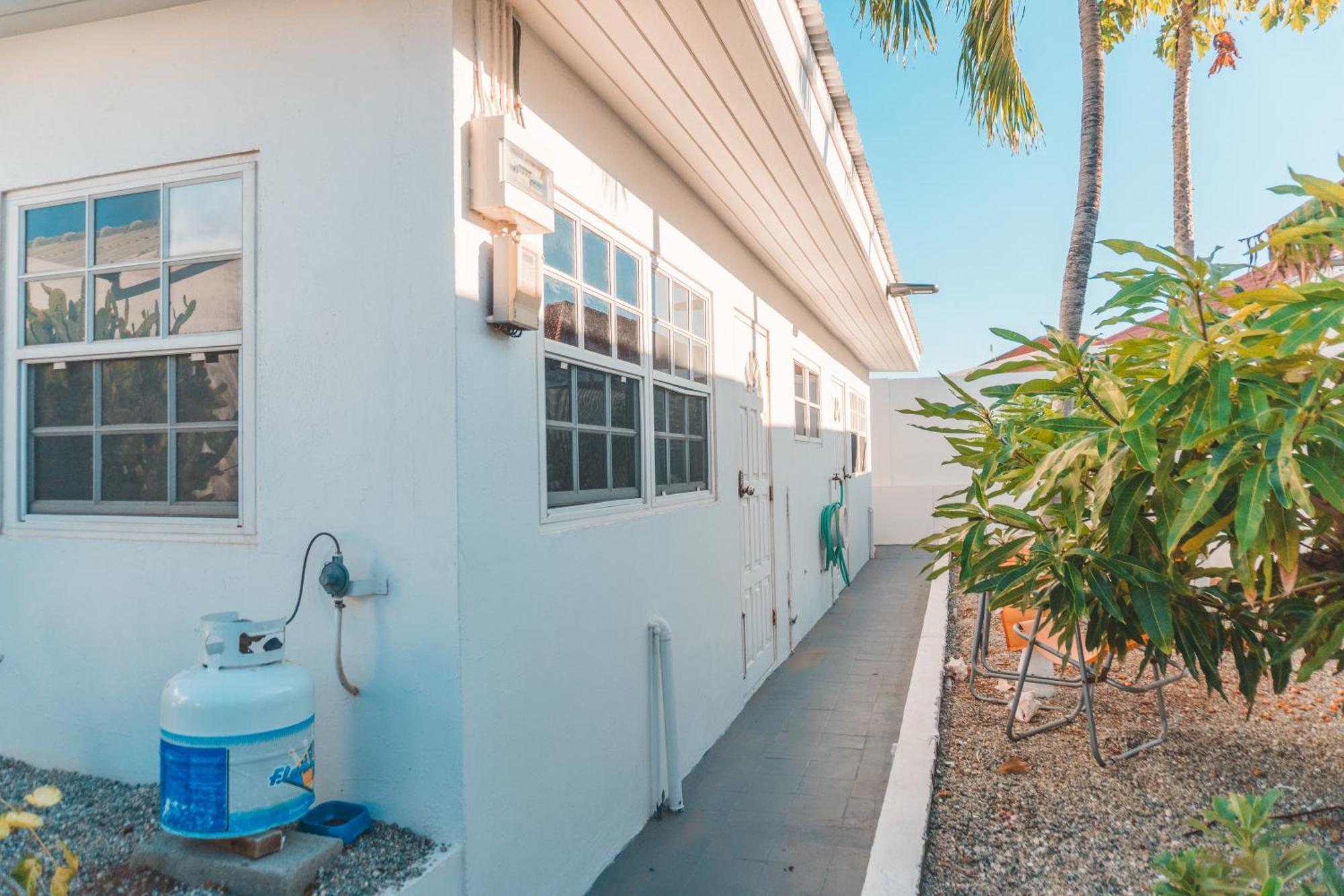Klip Lagoon Apartsments Oranjestad Dış mekan fotoğraf